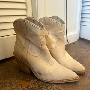 Dolce Vita Cream Ankle boots